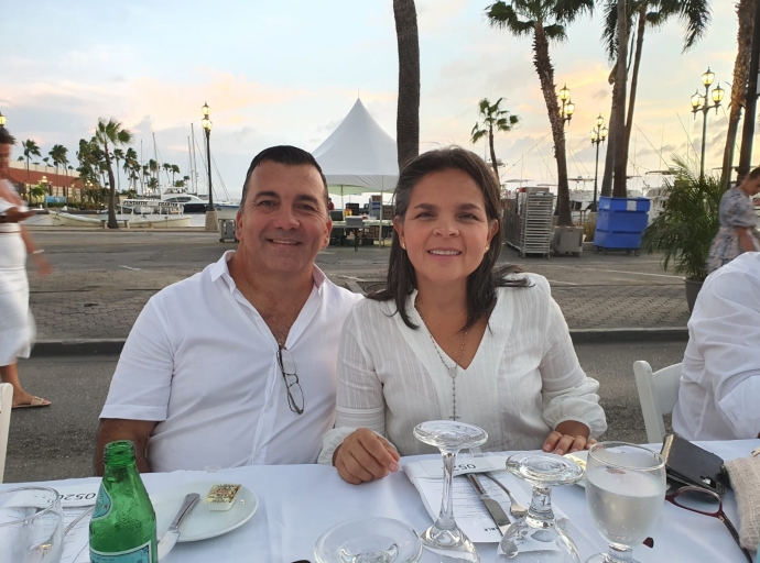 Parlamentario Christiaans-Yarzagaray ta felicita Animal Welfare Alliance Aruba