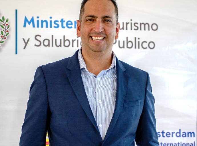 Minister Oduber ta acompaña Reina Maxima den su viahe di trabou na Austin y Houston