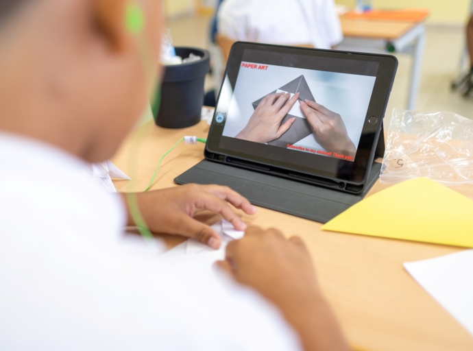 Aruba Bank ta promove ‘digital literacy’ na Scol Basico Dornasol