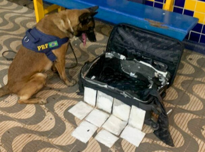 Muher di Suriname gara na Brasil cu 1 kilo di cocaina den su maleta