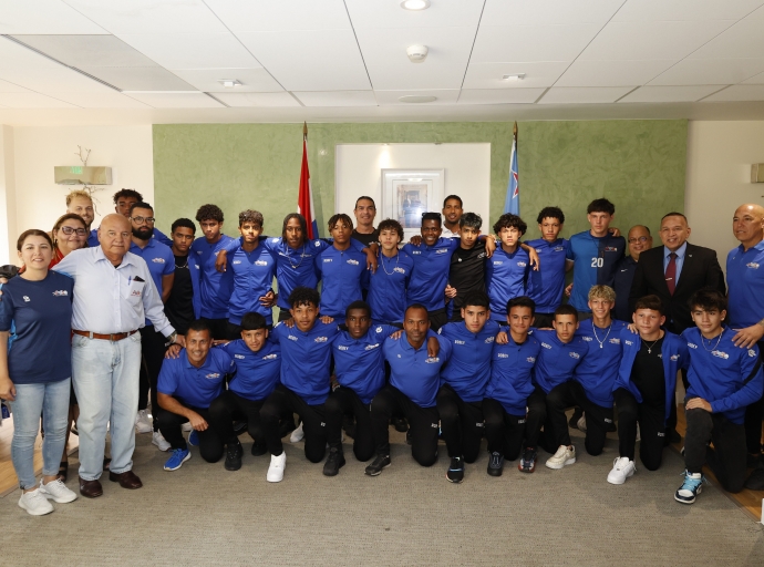 Minister di Deporte a ricibi Seleccion di Aruba U17 na nan yegada for di Tampa