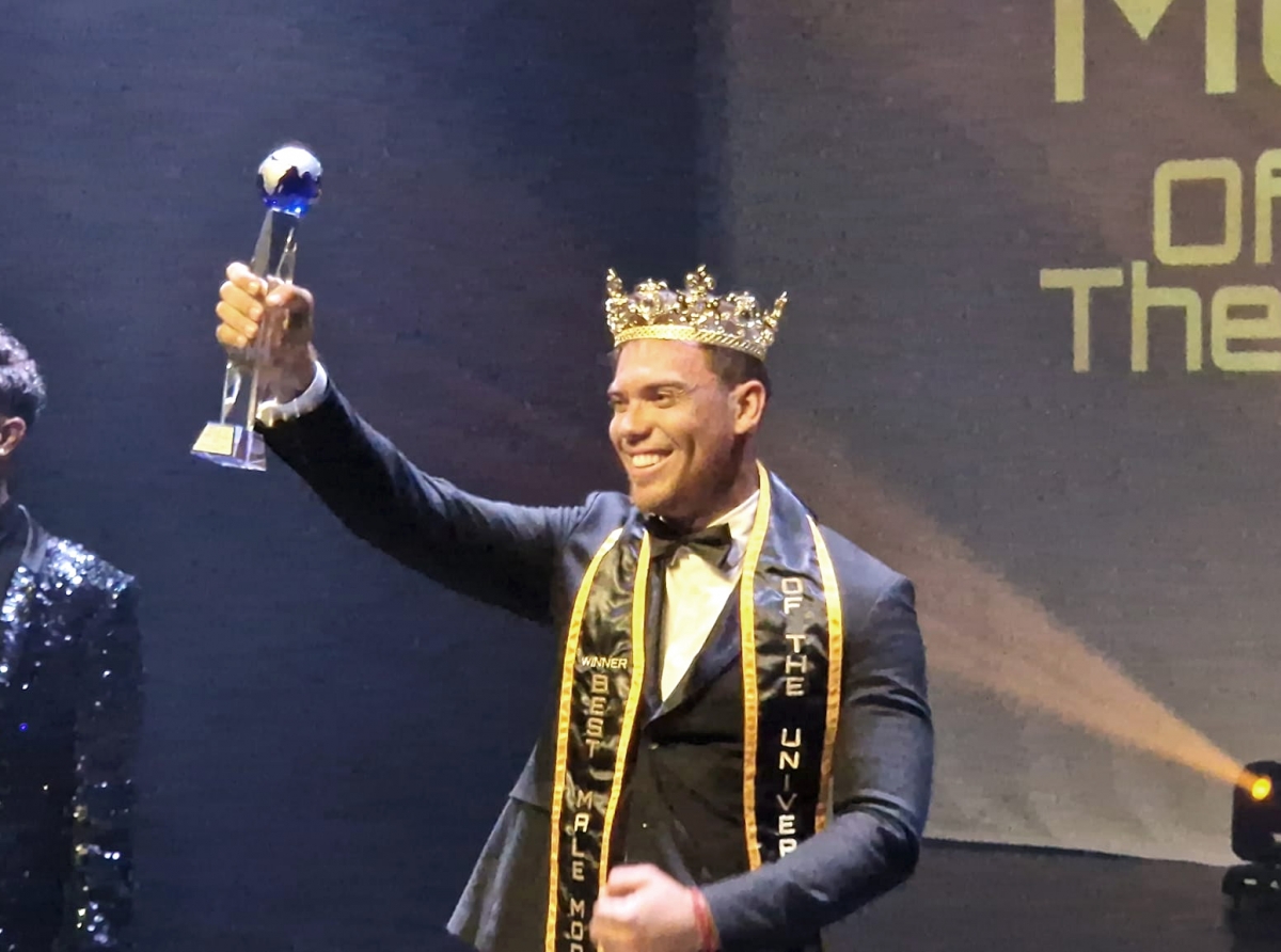 Derrel Lampe di Aruba escogi como ‘Best Male Model of the Universe 2022’