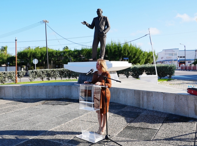 Gobierno a dedica Dia Mundial di Turismo na dos lider pionero den turismo