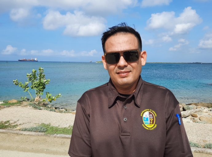 Na Aruba, ni minister encarga ni gobierno tin valor pa Cuerpo di Aduana