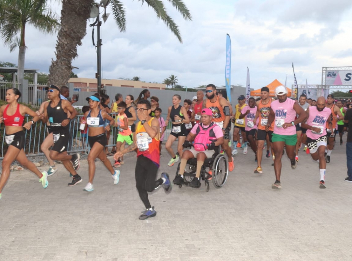 Caranan feliz riba e ultimo dia Walk+Run 2022 di Aruba Bank
