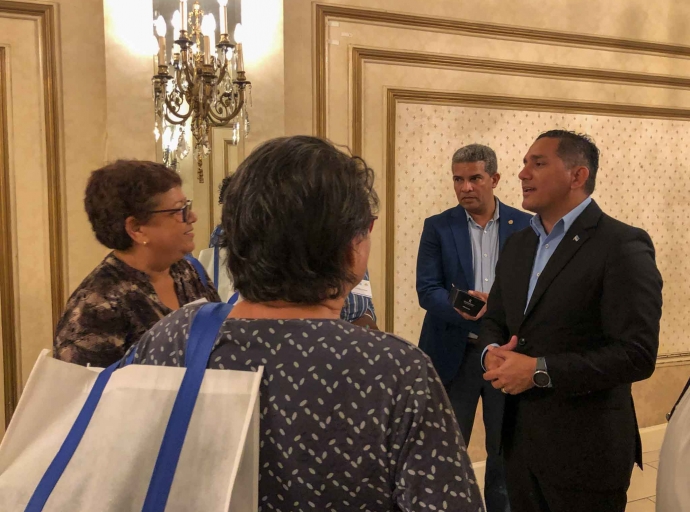 Ministro Ursell Arends cu admiracion di e Movemento pa un embehecemento activo