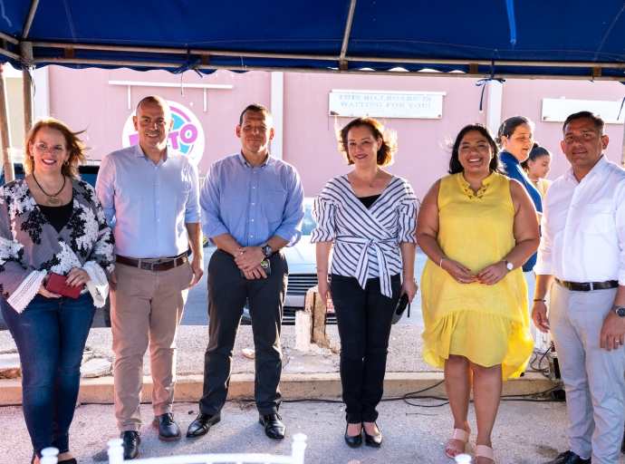 Acuerdo firma pa bin cu proyecto pa promove actividadnan pa adulto mayor