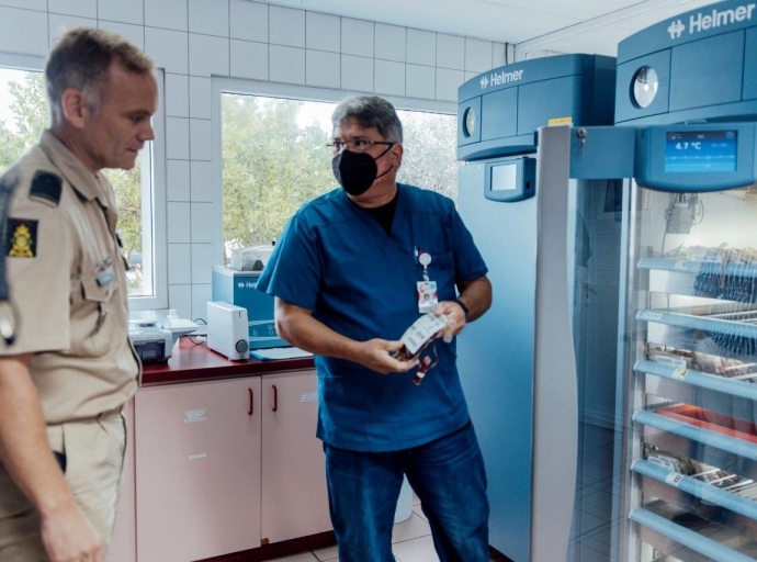 Bishita di Comandante nobo di Marinierskazerne na Hospital di Aruba