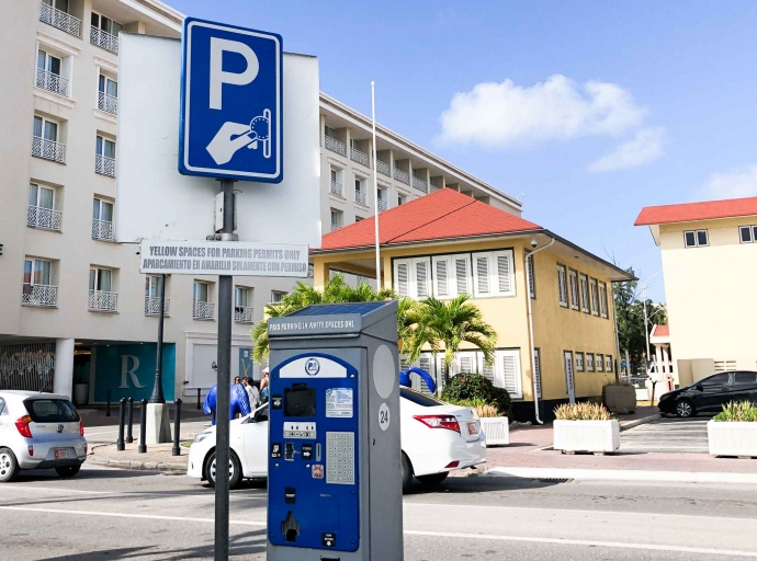 Mester duna nos hendenan tempo pa custumbra cu Aruparking ta activo atrobe