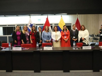 Prome Minister tabata orador na un Cumbre riba Derechonan di Hende Muhe
