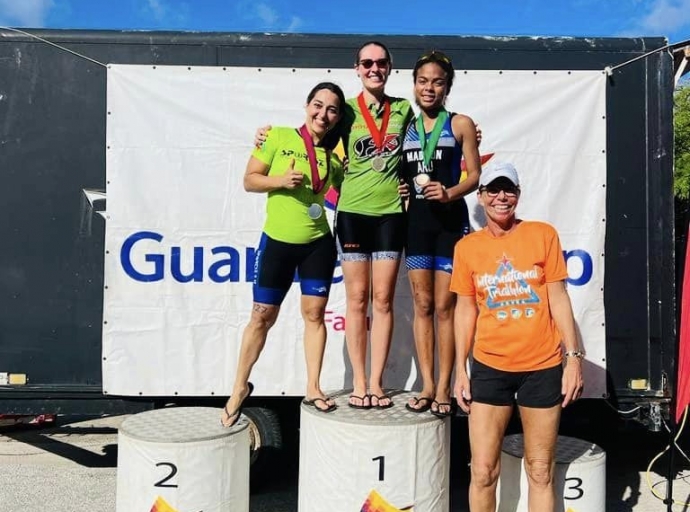 Atletanan anima cu perseverancia a participa den Aruba Triathlon