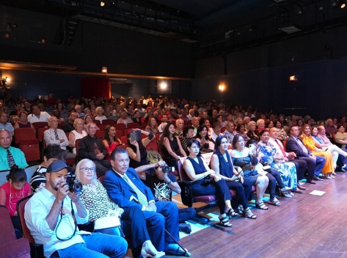 Ministronan a presencia e homenahe na legendario Tali Wever
