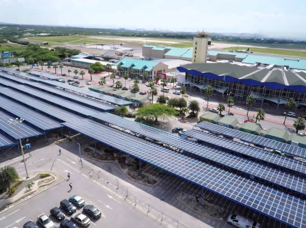 Elmar parce ta sufriendo perdida grandi cu Solarpark di Aeropuerto