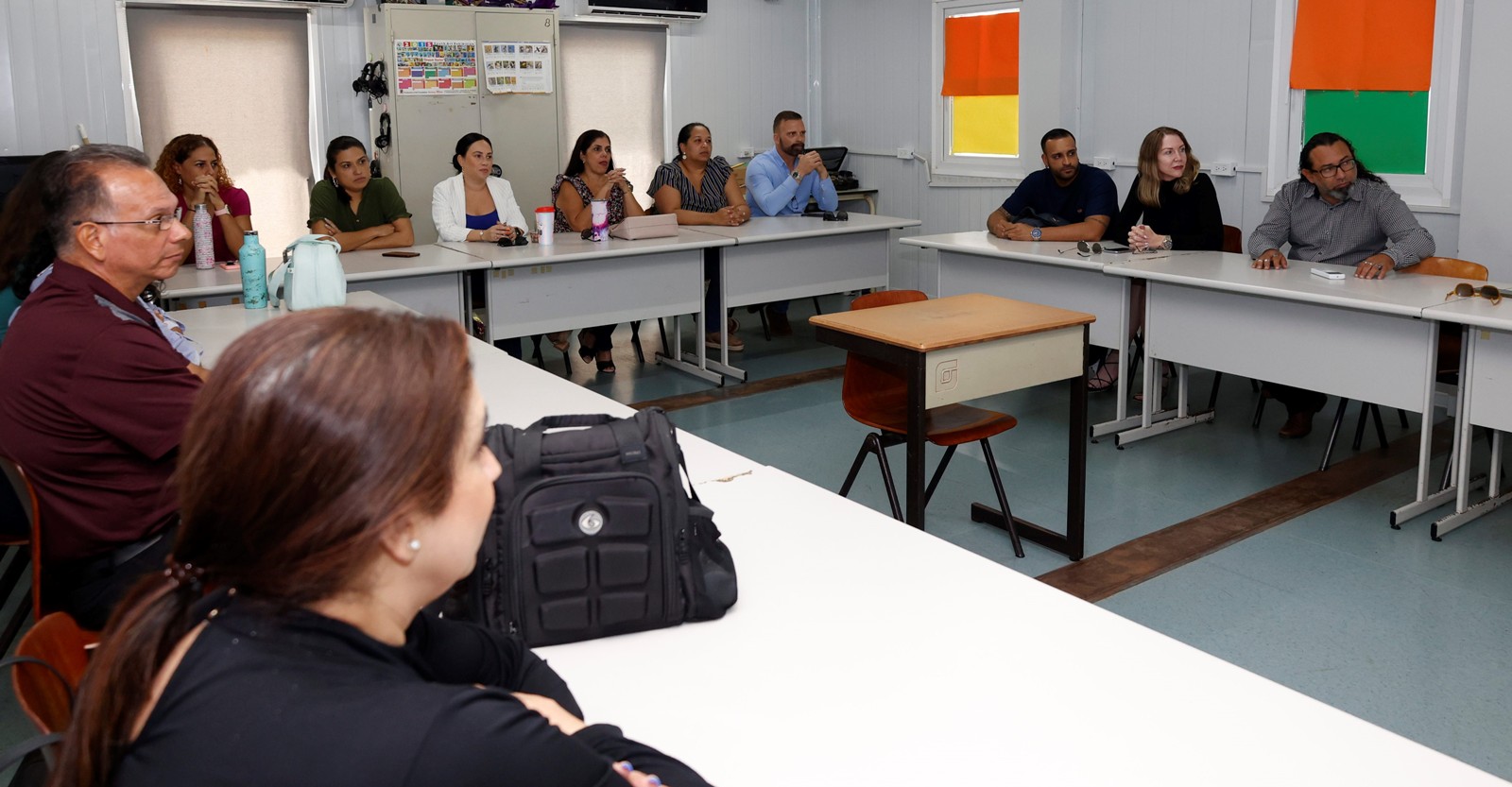 Docentenan di Juliana School a expresa nan preocupacion entre otro pa loke ta nan edificio