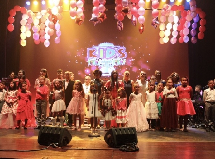 Celebracion di 10 edicion di Kids & Teens Christmas Song Festival 2022