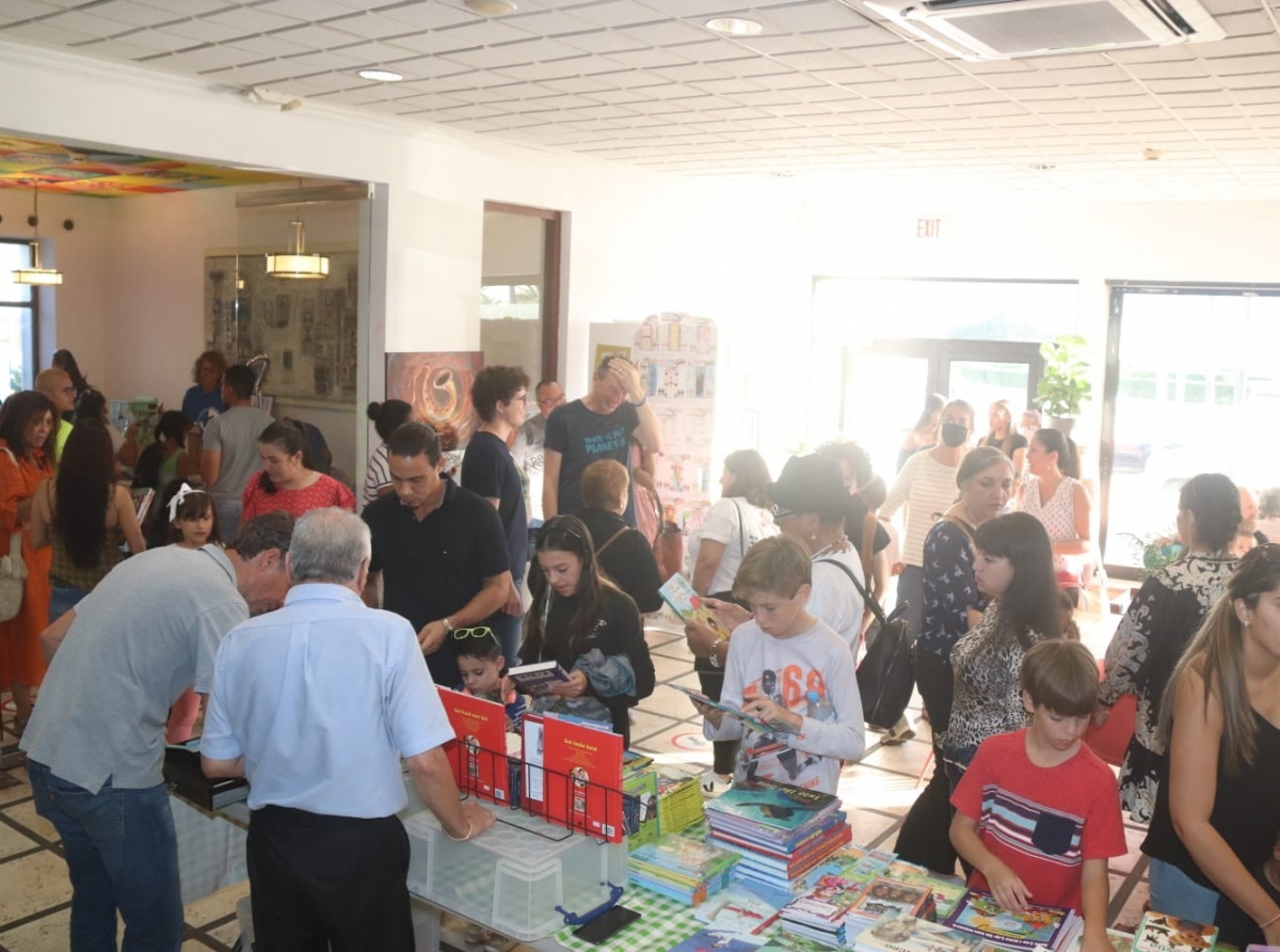 Apertura di Festival di Buki pa Mucha di Biblioteca Nacional