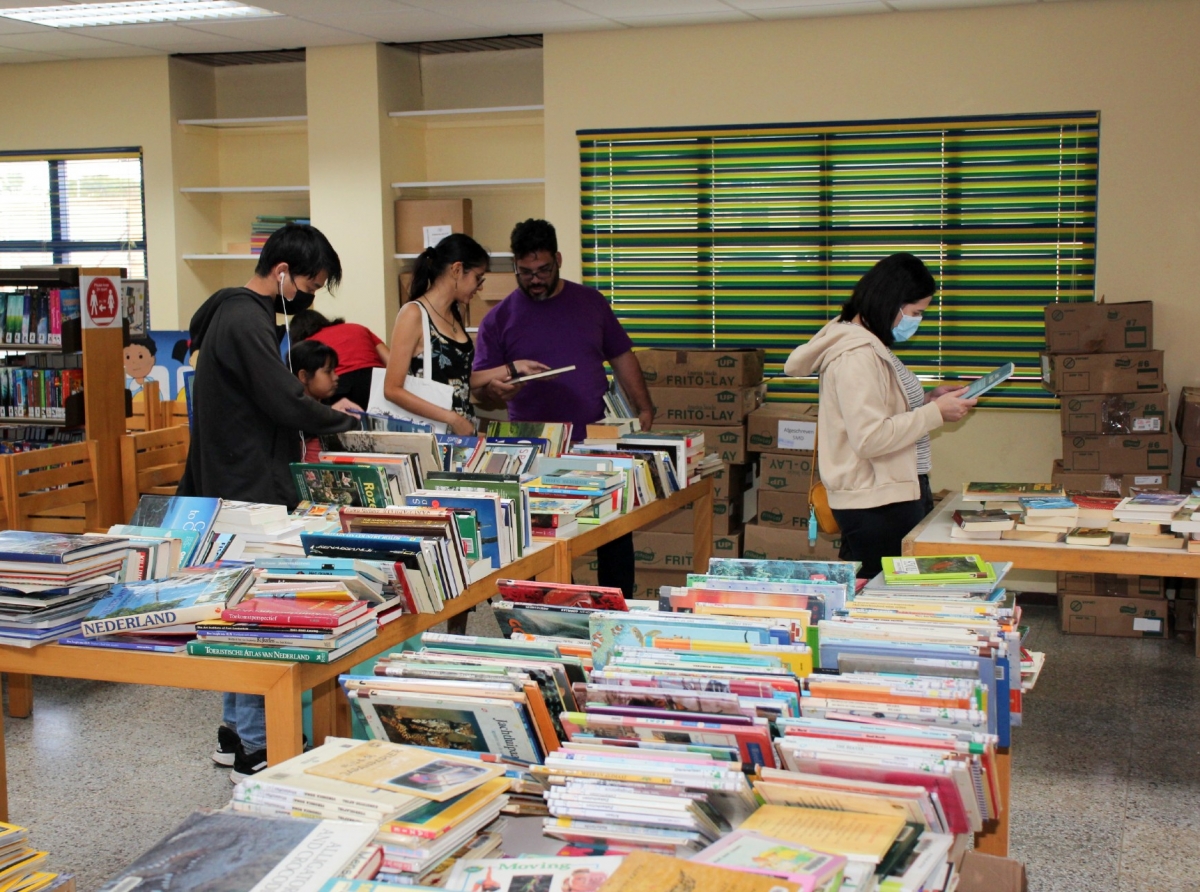 Mercado di Buki segunda mano na Biblioteca