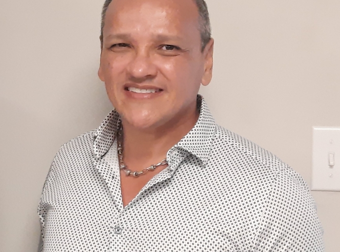SVb ta trahando riba un App pa e trahadornan