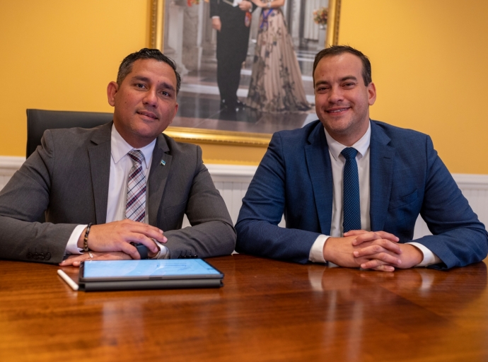 A firma un MoU y lo enfoca riba vehiculonan cero-emision