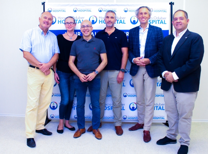 Prome cirugia di osteointegracion na Hospital di Aruba
