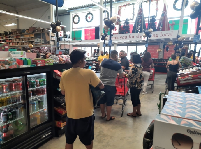 Cantidad di cliente disfrutando di e ofertanan di “Black Friday”