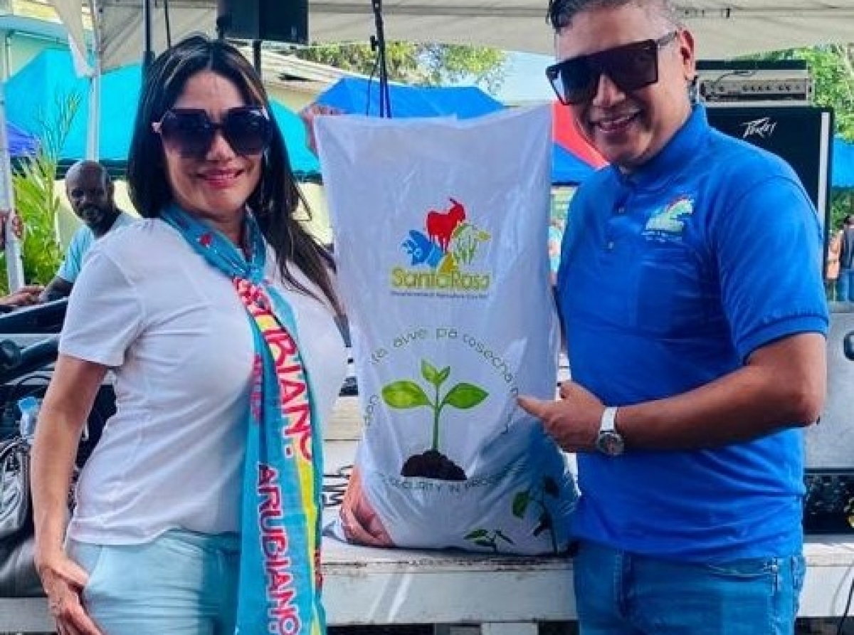 Mercado y feria di agricultura hopi exitoso na Santa Rosa tambe cu bishita di intercambio cu Curaçao