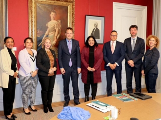 Prome Minister y Minister di Finansa a reuni cu Algemene Rekenkamer di Hulanda