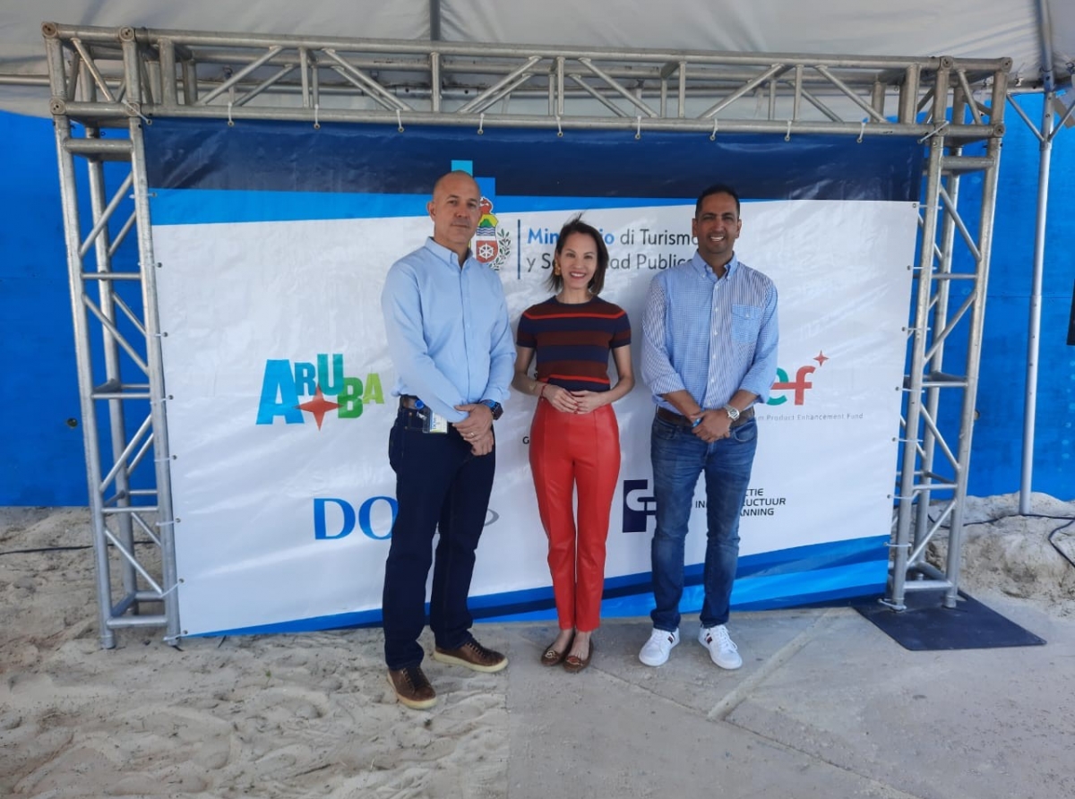 Minister di Salud y Turismo a anuncia drechamento di e plataforma dilanti Hotel Riu Palace Antillas