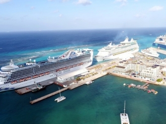 Diamars lo tin 4 cruiseship den Waf na Playa