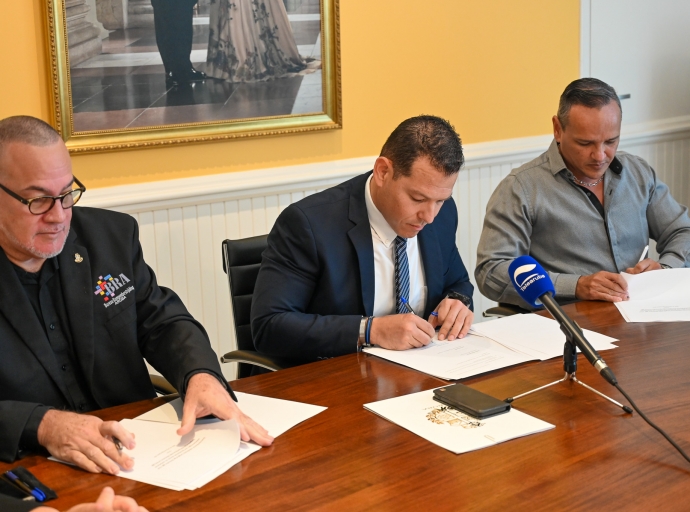  Bureau Rampen Bestrijding Aruba a firma un acuerdo cu AZV pa brinda cuido pa e clientenan cu tabata na e verblijfsafdeling di Respaldo