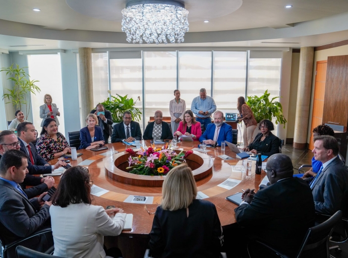 Agencianan di Nacionnan Uni a reuni cu GO's y NGO's pa sondia con nan por brinda nan contribucion na progreso di pais Aruba