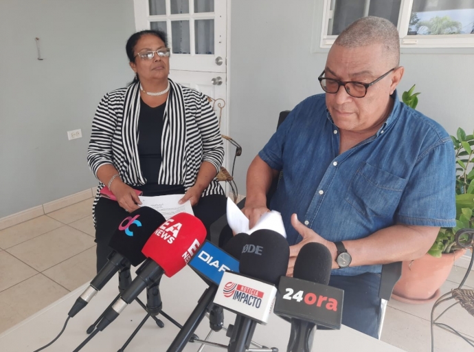 “Na un forma inhumano a saca Cristian Camargo Zapata for di Aruba cu slof na su pia y sin maleta!”