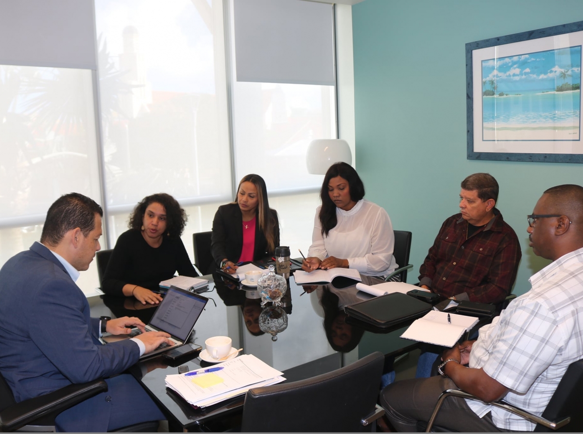 Minister Tjon a reuni cu directiva di 'Family Justice Center' y a haya actualisacion tocante varios proyecto