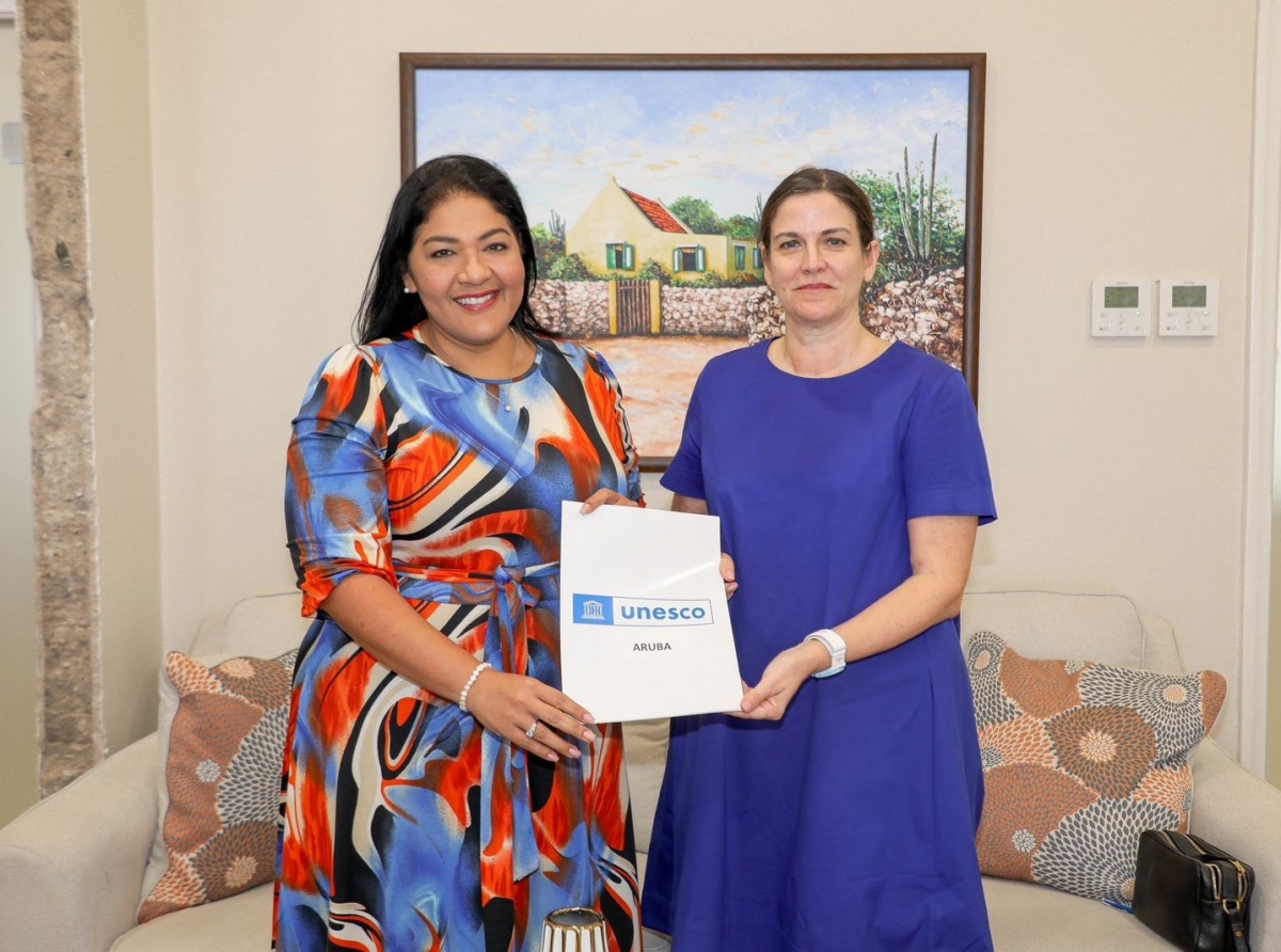 Ministro Xiomara Maduro a reuni cu Anna Paolini como representante nobo di UNESCO pa Caribe