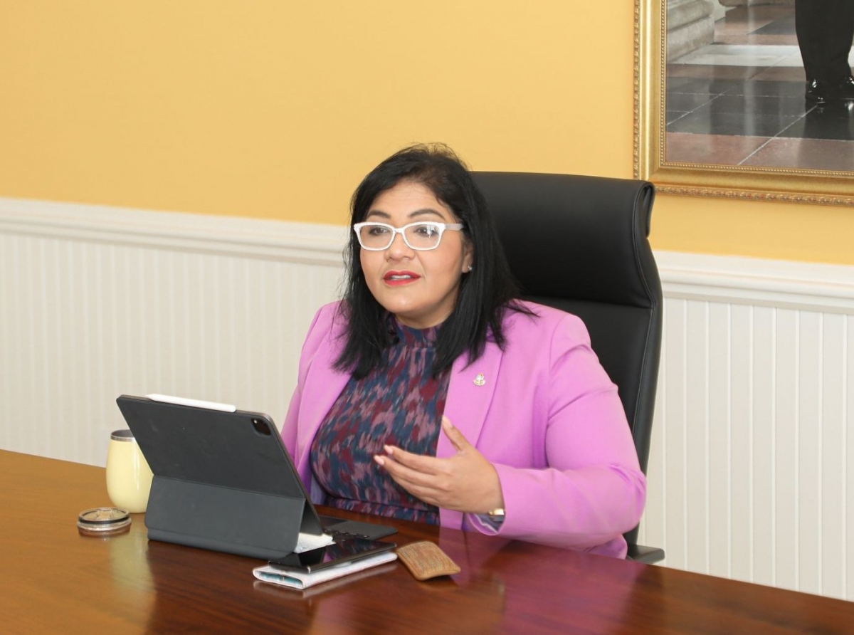 Ministro a ricibi bishita di President nobo di CAft