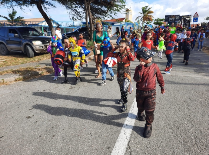 Scolnan na Paradera a tene un fenomenal Parada