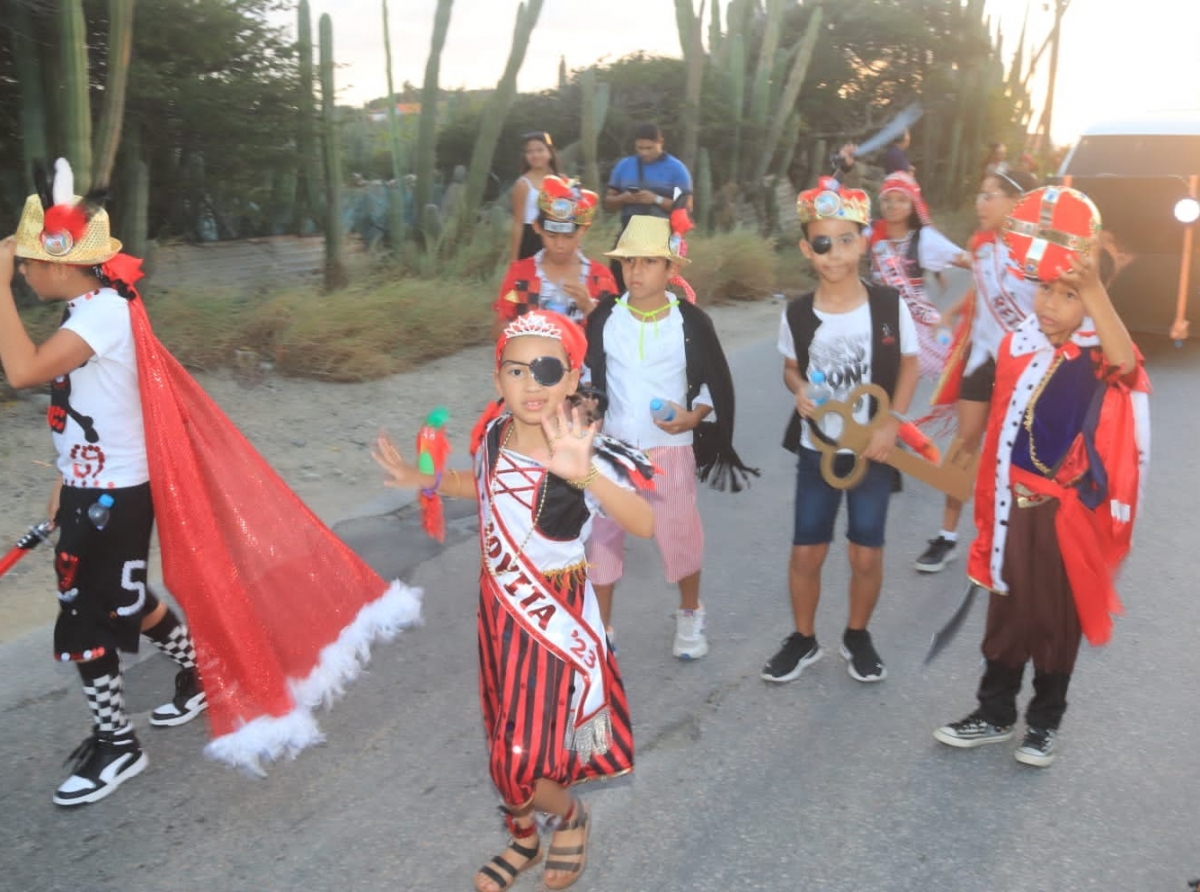 Hopi ambiente durante Jump-Up organiza den Cadushi Largo y Angochi