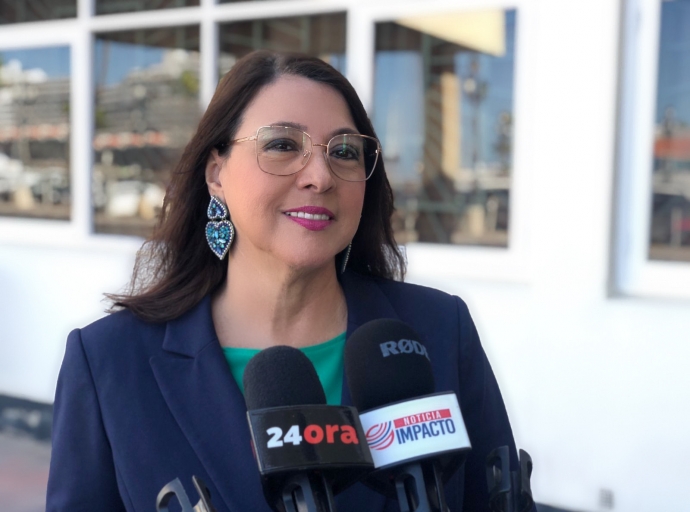 Gobierno ta regala mientras pueblo humilde mester paga pa su remedi y guli manda abao