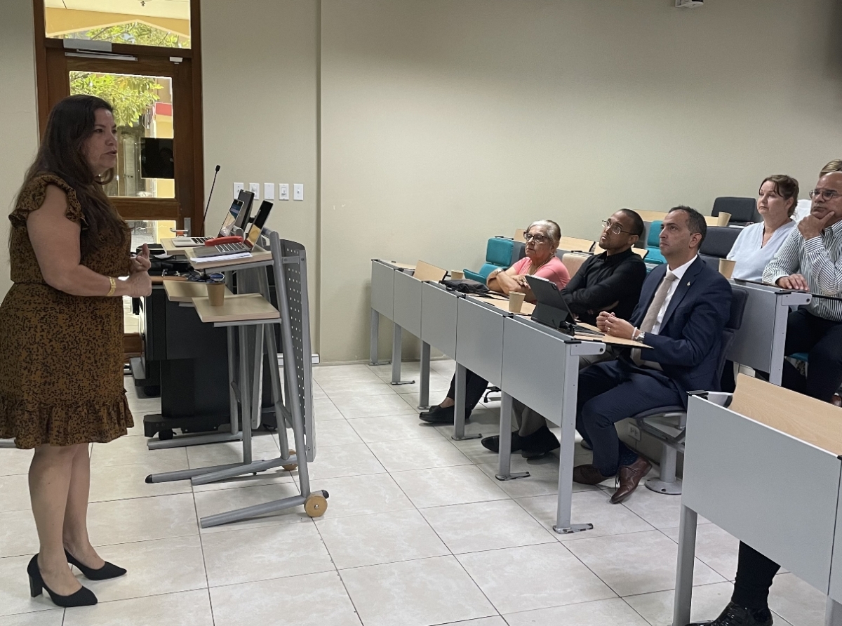 Universidad di Aruba a presenta resultadonan preliminar di estudio tocante sector di hospitalidad na Aruba