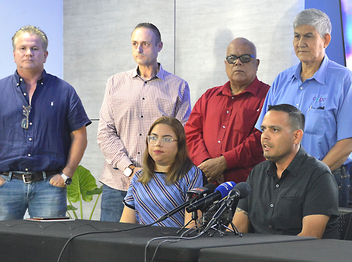 Gremionan Sindical y Comercial a uni pa mustra Gobierno cu e cos aki ta serio