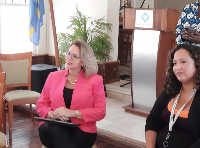 Universidad di Aruba no ta exclui hende muher di e oportunidadnan di estudio cu e ta brinda