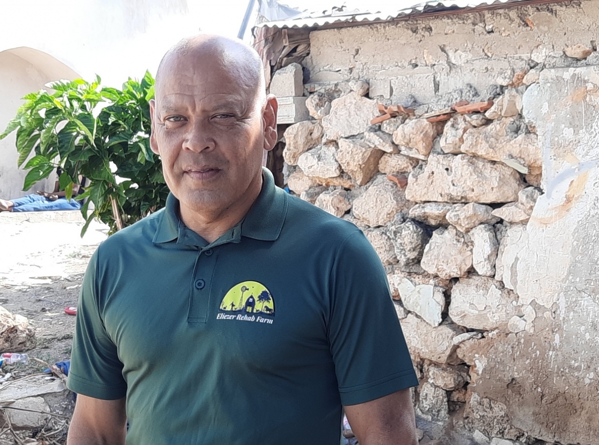 Fundacion Eliezer ta grita pa ayudo, pero e problema di adictonan ambulante ta sigui aumenta