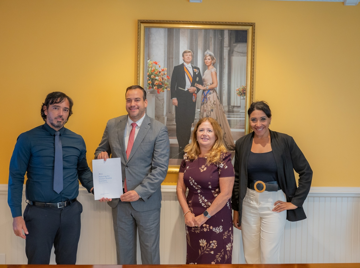 Minister Wever a pidi Departamento di Asuntonan Economico traha un plan di accion pa combati e economia informal na Aruba