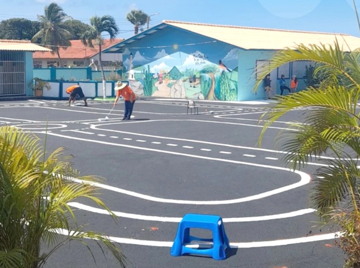 Aruba Doet a yuda Trupial Kleuterschool haya nan fabuloso pista di bicicleta