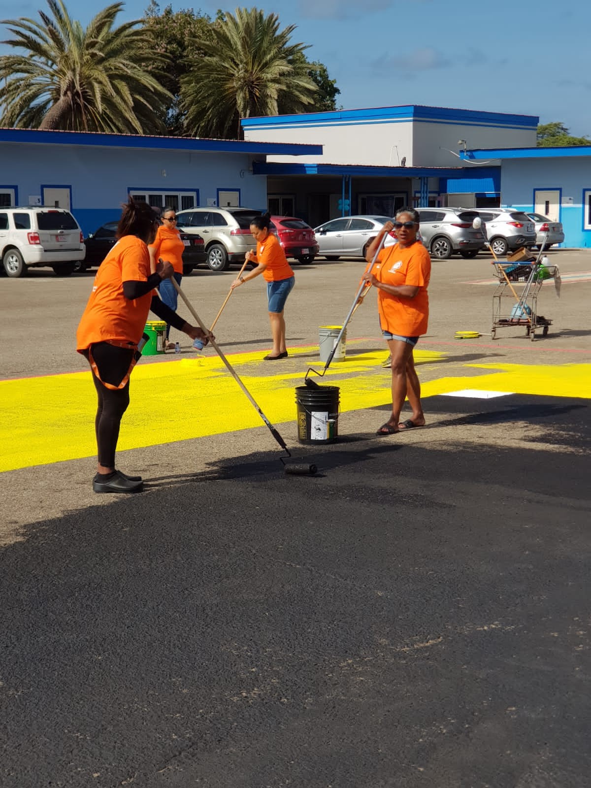 Colegio Bon Bini a participa den Aruba Doet y a traha un vel di Basketball 5