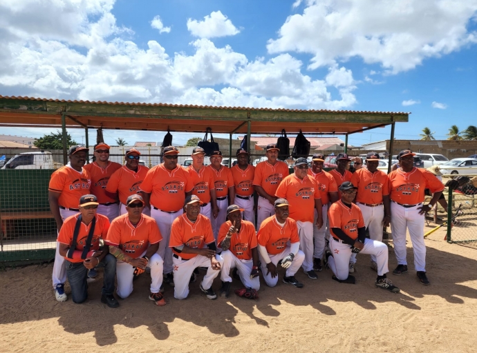 Team di Glovers ta bira campeon di Torneo Himno y Bandera Liga 60 na Aruba Juniors