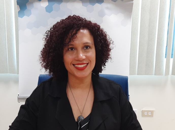 Si un persona cu tin 5 aña of mas legal na Aruba y kier traha por acudi na DIMAS directamente