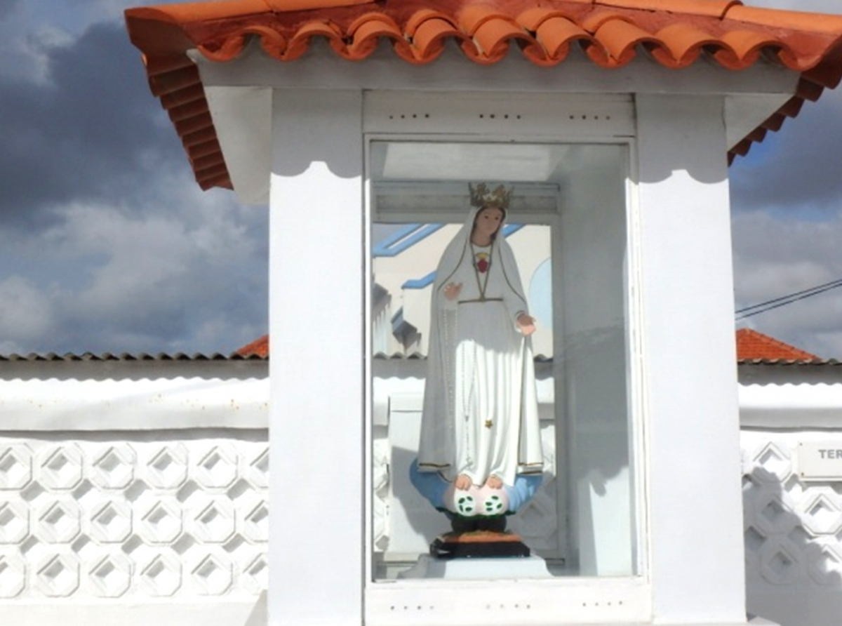 Santo Rosario y Oracion na monumento di Inmaculada Curason di Maria na Santa Cruz