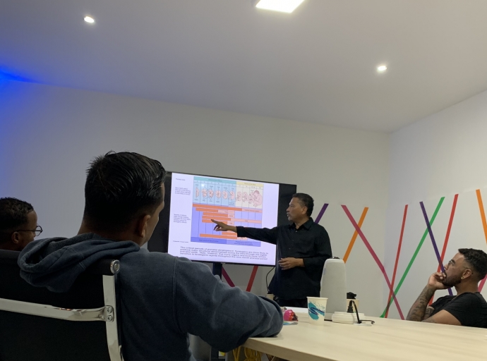 Seis tata mas a participa exitosamente den e proyecto 'Best Dad Ever'