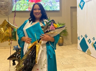 Faviënne Thodé a defende su Tesis na titula: 'E costo di servicionan social den maltrato di mucha na Aruba'